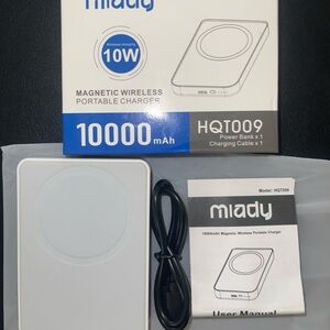 Miady HQT009 Magnetic Wireless Portable Charger 10000mAh Fast Charge Qi + Cable